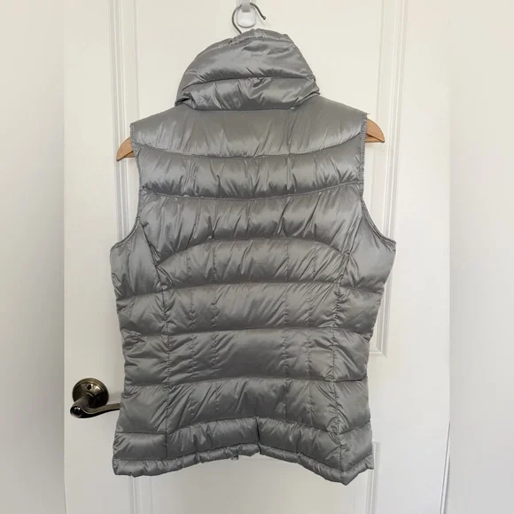 Calvin Klein Women’s Small Athleisure Casual Puffer Normcore Chic Vest Outdoor - Picture 5 of 5